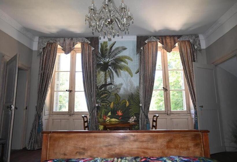 Семейный Номер Вид на Сад, Chateau Morinerie