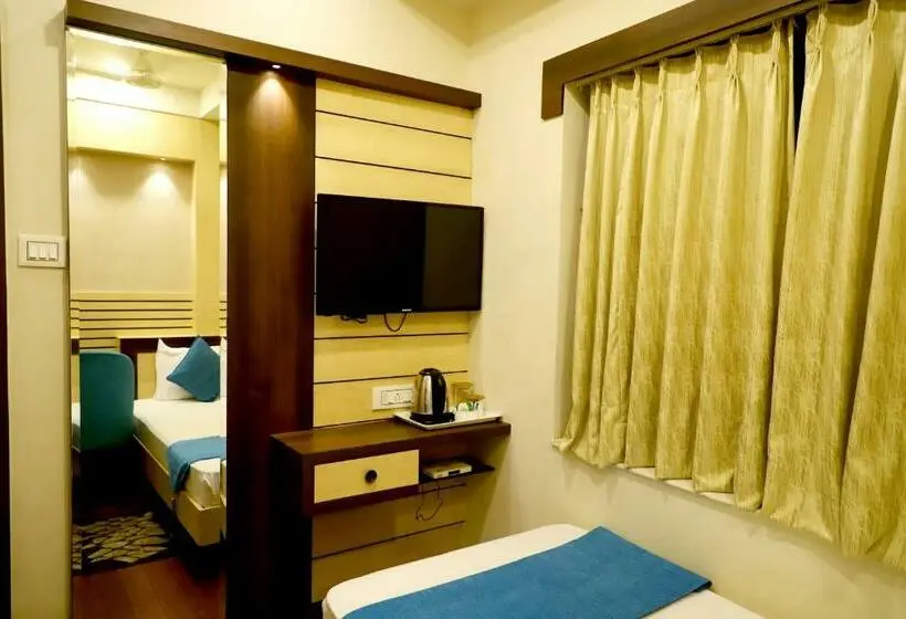 Deluxe Yhden Hengen Huone, Avenue Plaza ! Serampore Samrat Restaurant, N S Avenue