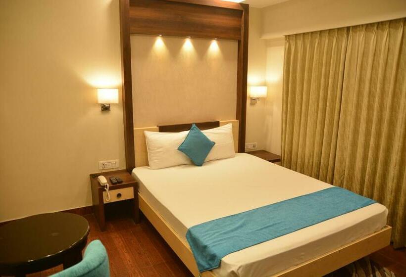 Номер Deluxe, Avenue Plaza ! Serampore   Samrat Restaurant, N S Avenue