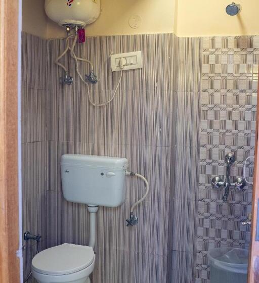 디럭스 룸, Avenue Plaza ! Serampore   Samrat Restaurant, N S Avenue