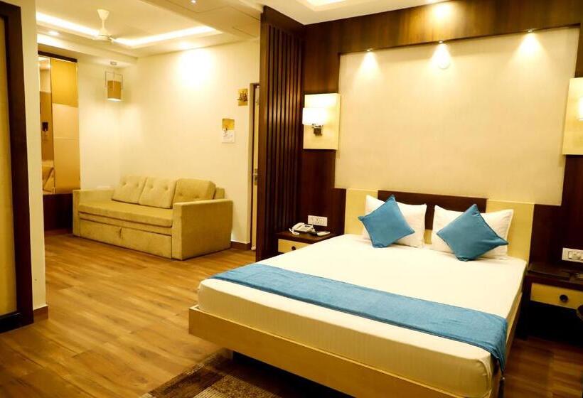 Люкс Повышенной Комфортности, Avenue Plaza ! Serampore   Samrat Restaurant, N S Avenue