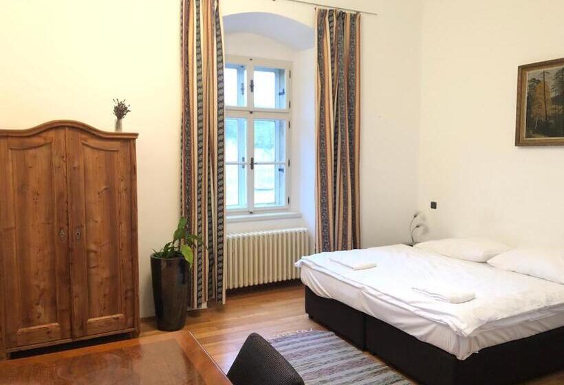 Номер Стандарт, Zámeček Ostrov