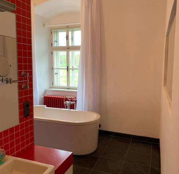 Семейный Номер Вид на Сад, Zámeček Ostrov