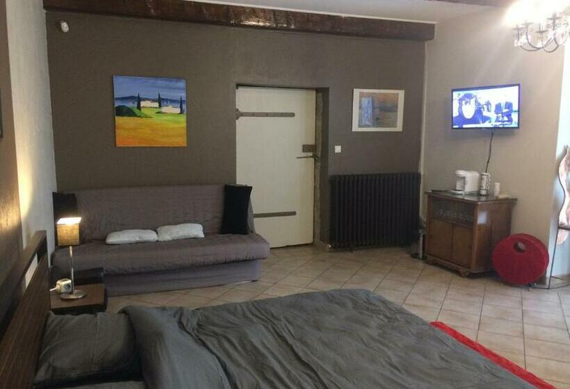 패밀리 룸 가든 전망, Chambre Spacieuse Au Calme Proche De Lyon