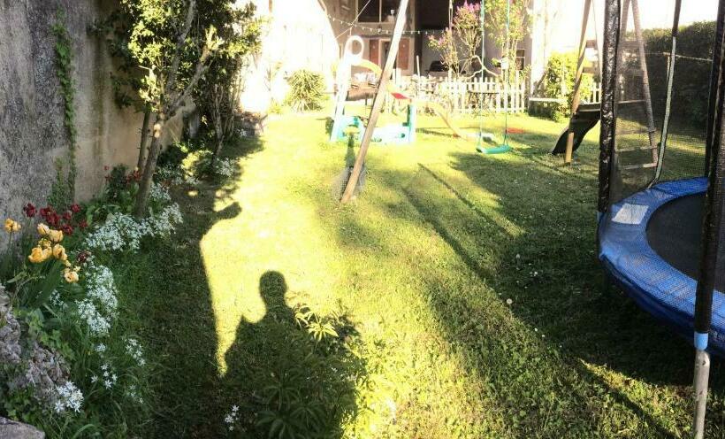 패밀리 룸 가든 전망, Chambre Spacieuse Au Calme Proche De Lyon