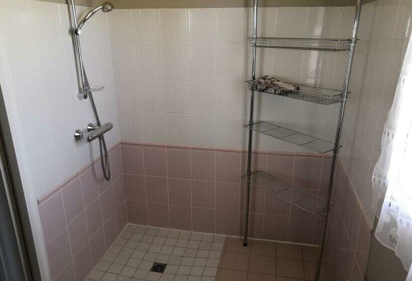 标准间, La Doucinière