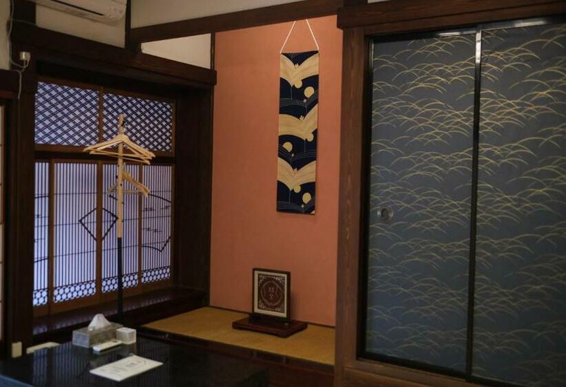 Familiekamer, 古民家ゲストハウス結舎 Yuinoya