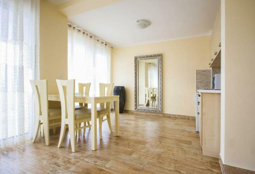 اتاق استاندارد چهار تخته با چشمانداز دریا, Apartaments Crown Silvia