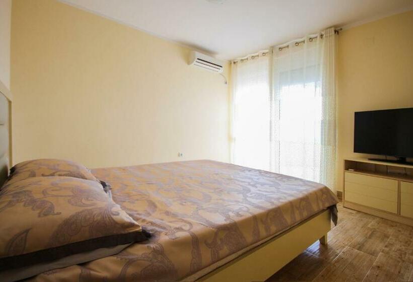 اتاق استاندارد چهار تخته با چشمانداز دریا, Apartaments Crown Silvia