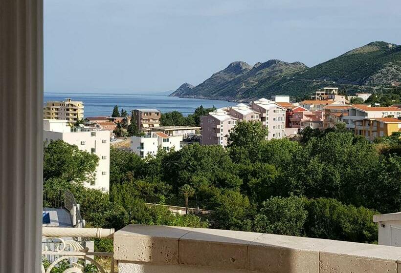 اتاق استاندارد چهار تخته با چشمانداز دریا, Apartaments Crown Silvia