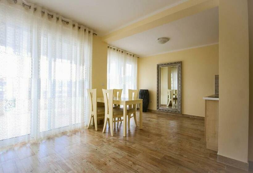 اتاق استاندارد چهار تخته با چشمانداز دریا, Apartaments Crown Silvia