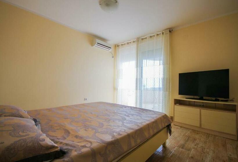 اتاق استاندارد چهار تخته با چشمانداز دریا, Apartaments Crown Silvia