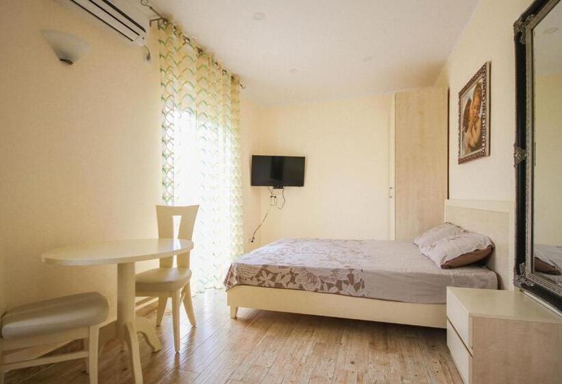 اتاق استاندارد چهار تخته با چشمانداز دریا, Apartaments Crown Silvia