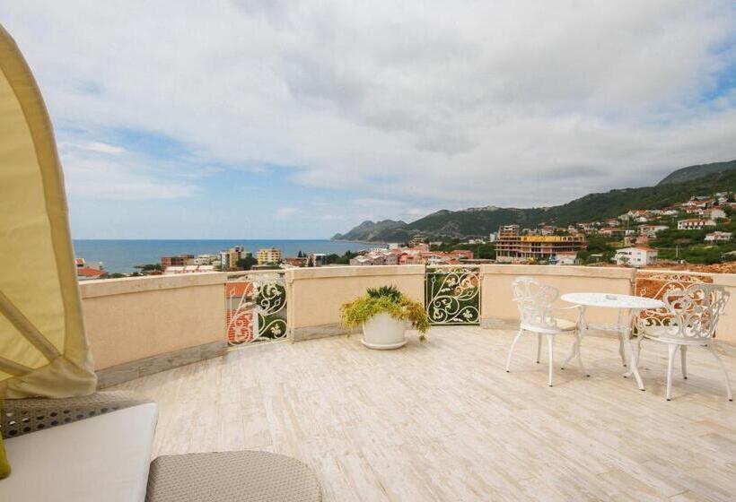 اتاق لوکس با چشمانداز دریا, Apartaments Crown Silvia