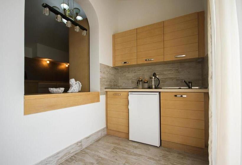 اتاق لوکس با چشمانداز دریا, Apartaments Crown Silvia