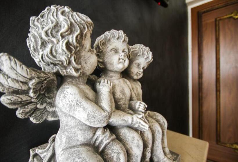 اتاق لوکس با چشمانداز دریا, Apartaments Crown Silvia