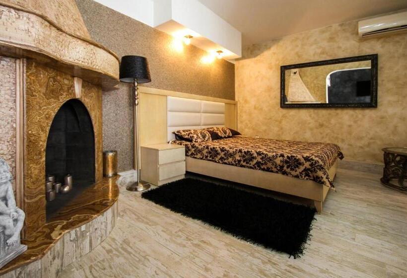 اتاق لوکس با چشمانداز دریا, Apartaments Crown Silvia