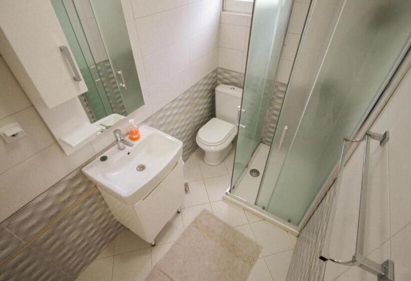 اتاق استاندارد سه نفره, Apartaments Crown Silvia