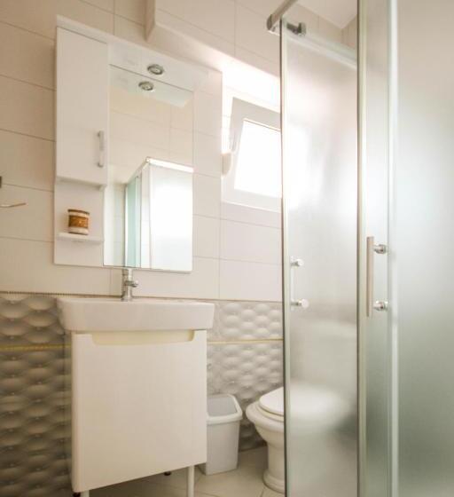 اتاق استاندارد با بالکن, Apartaments Crown Silvia