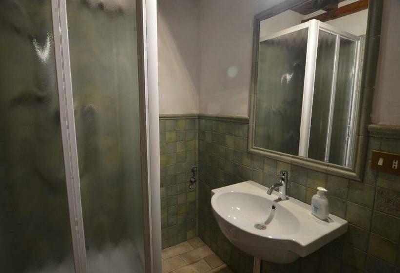 اتاق استاندارد با چشم‌انداز باغ, Magica Torre Medievale