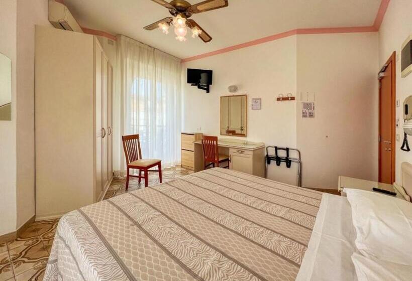 חדר משפתחתי סופריור, Patria