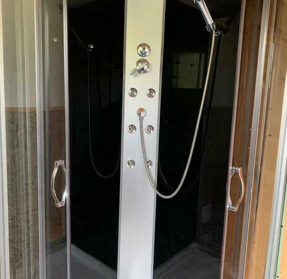 Номер Стандарт Вид на Сад, Eszter Ház