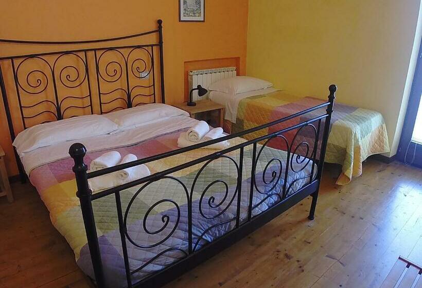 标准三人间, Varavventura