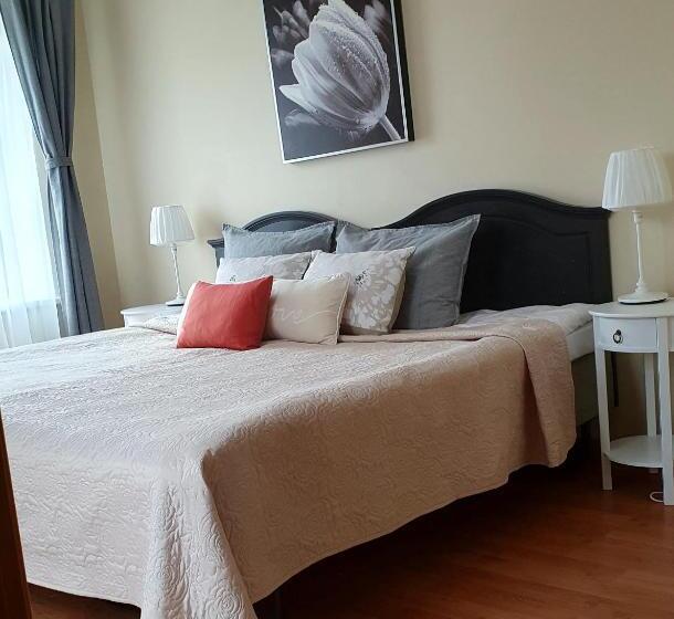 سوییت جونیور, Laguna House