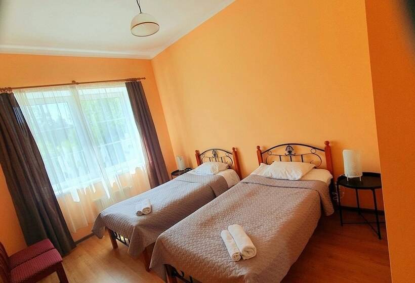 اتاق استاندارد, Laguna House