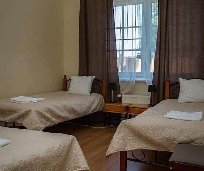 اتاق استاندارد سه نفره, Laguna House