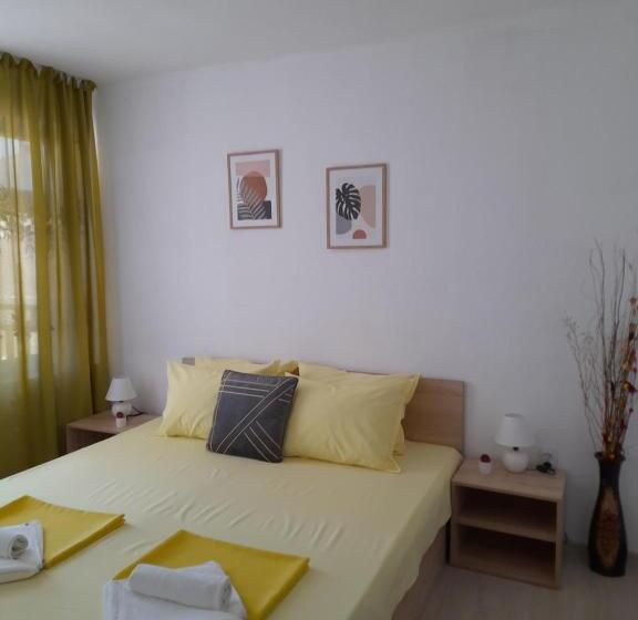 Family Suite, Amirov Garden   Free Parking & Free Beach Area