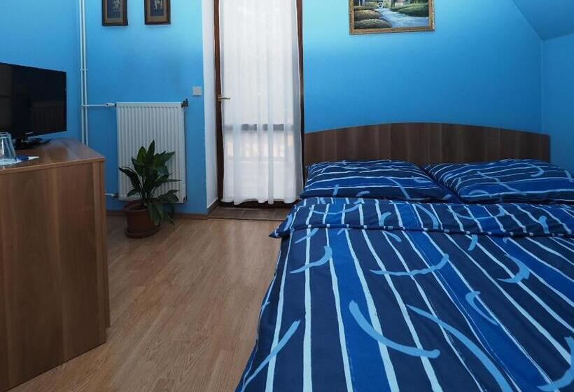 חדר סטנדרט עם מרפסת, Penzion U Krejzů