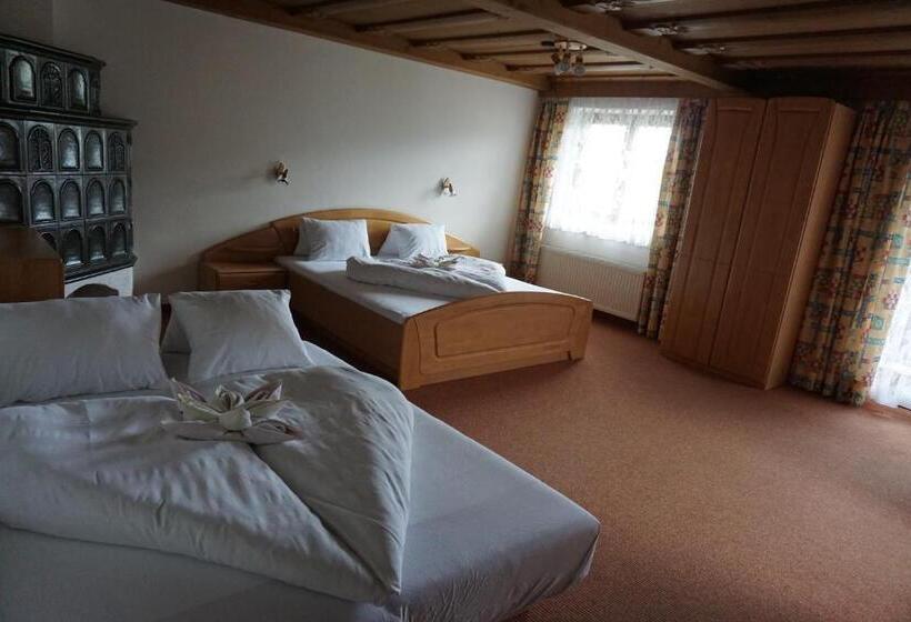 اتاق استاندارد چهارنفره با بالکن, Pension Arnika