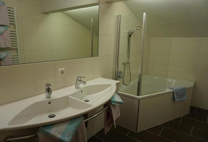 آپارتمان 2 خوابه, Pension Arnika