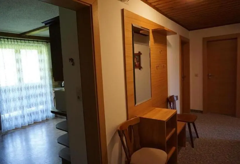 آپارتمان 2 خوابه, Pension Arnika