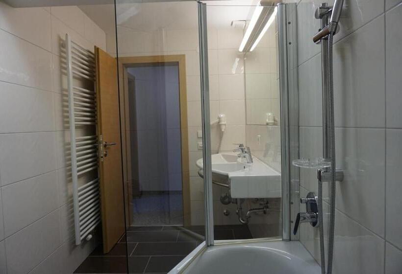 آپارتمان 2 خوابه, Pension Arnika