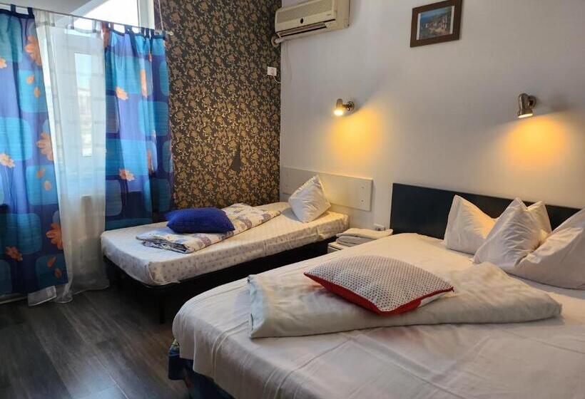 Habitació Triple Clàssica, Eforie Villa Colonial