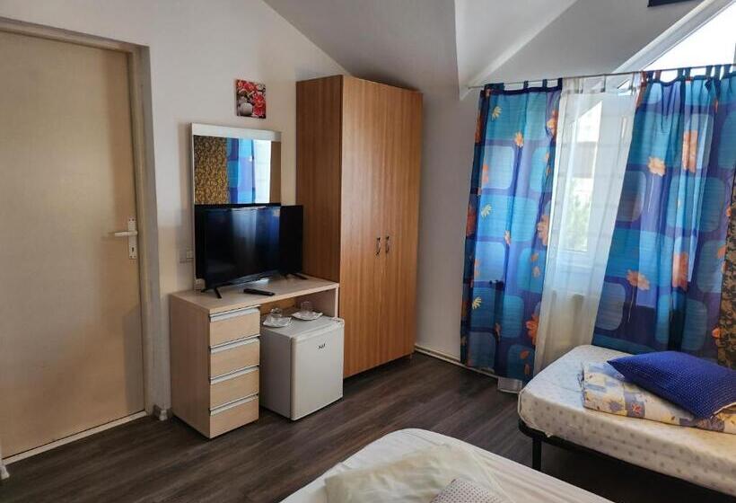 Habitació Triple Clàssica, Eforie Villa Colonial