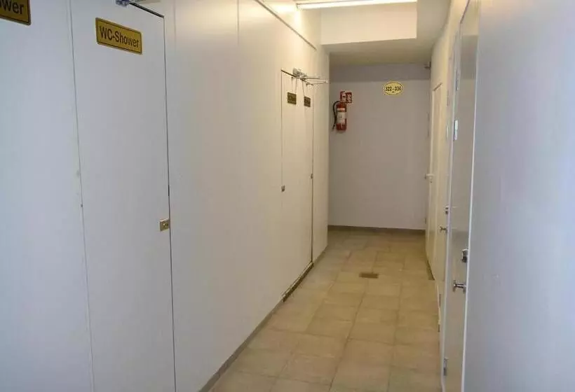 اتاق استاندارد با سرویس بهداشتی مشترک, Arkadia Hotel & Hostel