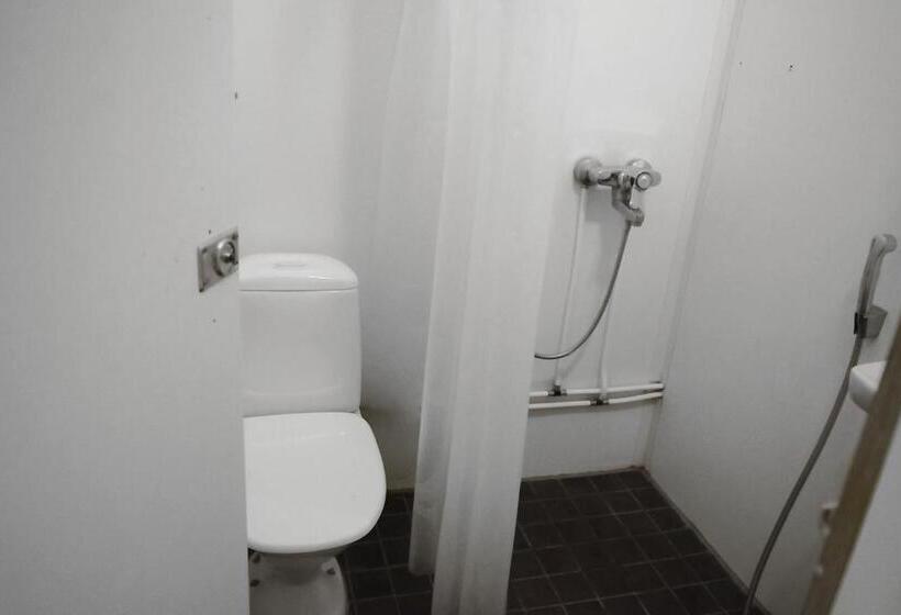 חדר מוזל מקלחת משותפת, Arkadia Hotel & Hostel