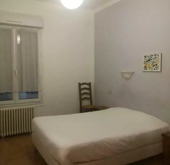 スタンダードシングルルーム, Hôtel Des Couronnes Châteaudun