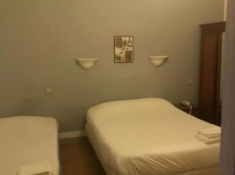 スタンダードトリプルルーム, Hôtel Des Couronnes Châteaudun