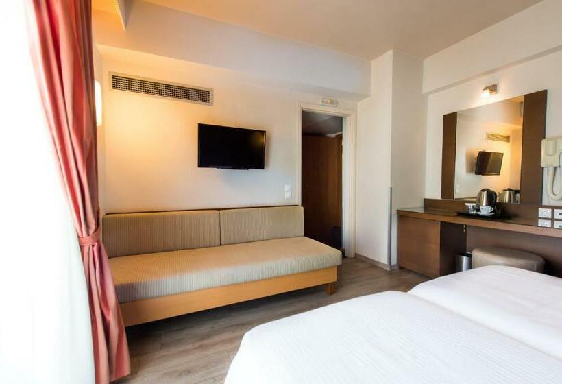 חדר סטנדרט לשלושה, Agrinio Imperial