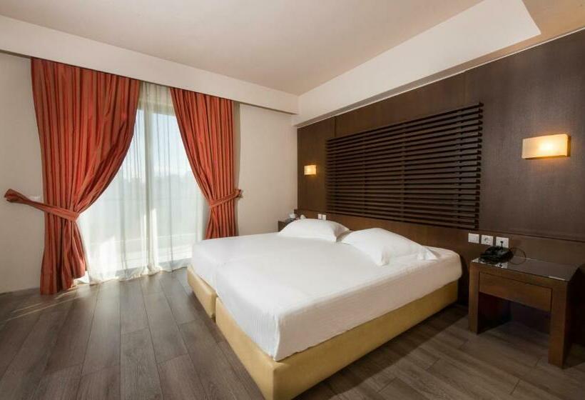 סוויטת ג'וניור, Agrinio Imperial