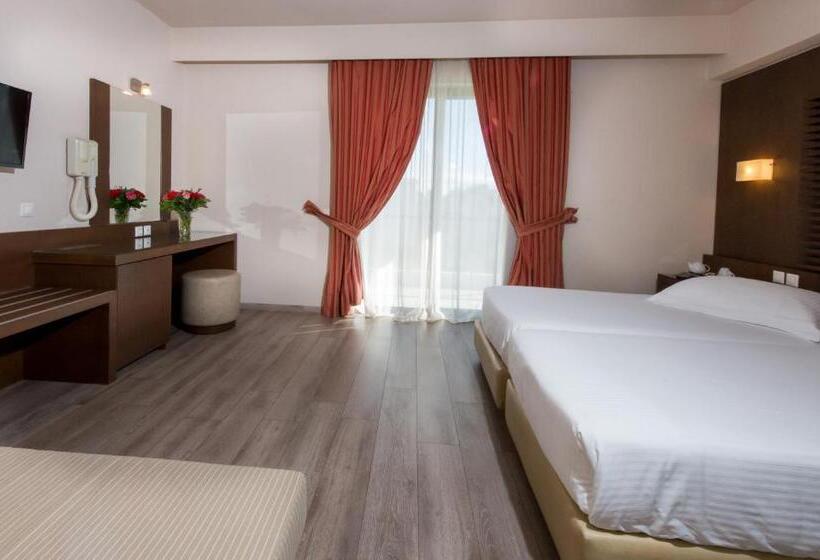 סוויטת ג'וניור, Agrinio Imperial