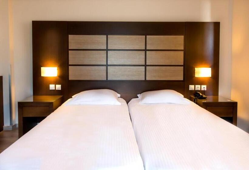 חדר אקונומי, Agrinio Imperial