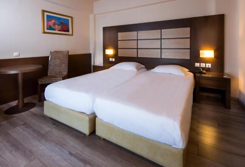 חדר סטנדרט לשלושה, Agrinio Imperial