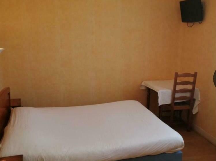 标准间, Hôtel Des Couronnes Châteaudun