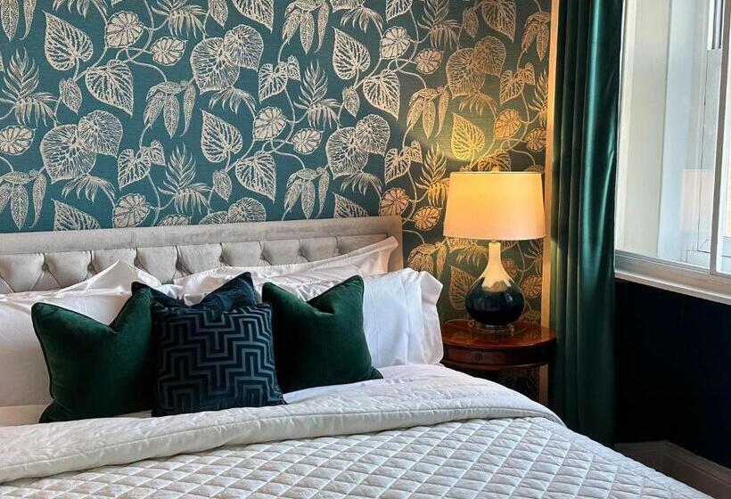 キングサイズベッドのスーペリアルーム, Burford Lodge Hotel   Adults Only