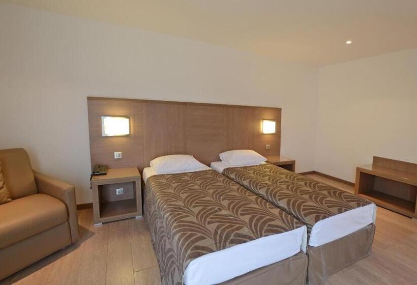 اتاق راحتی سه تخته, Calvi Hôtel